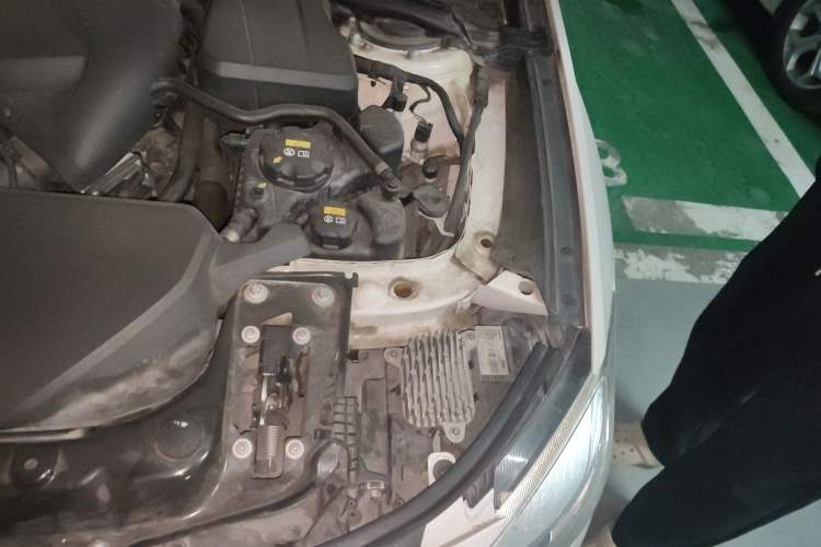 Used BMW 3 Series GT 2018 320i M Sport Edition Engine Bay Left