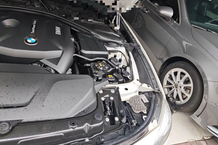 Used BMW 3 Series GT 2018 320i Sport Edition Engine Bay Left