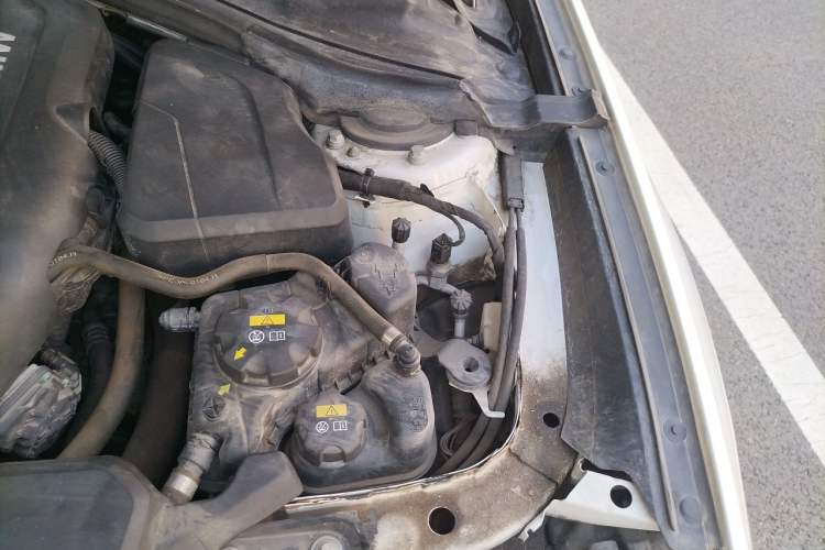 Used BMW 3 Series GT 2018 320i Sport Edition Engine Bay Left