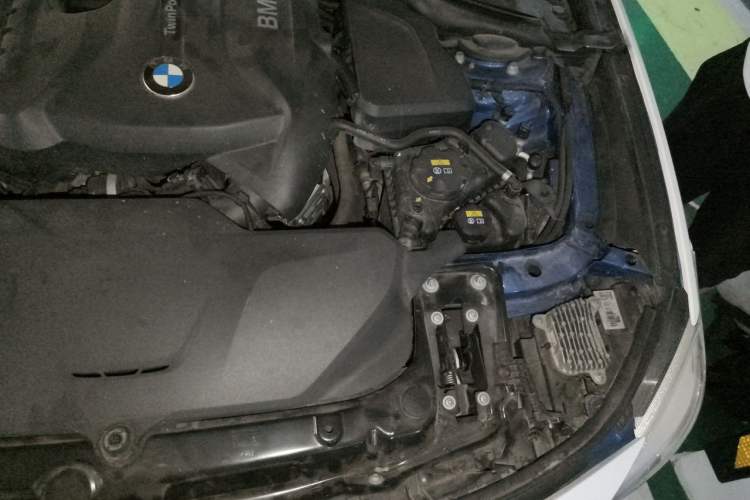 Used BMW 3 Series GT 2018 320i M Sport Edition Engine Bay Left