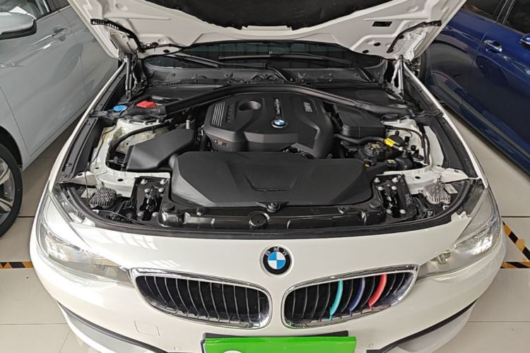 Used BMW 3 Series GT 2018 320i Sport Edition Engine Bay