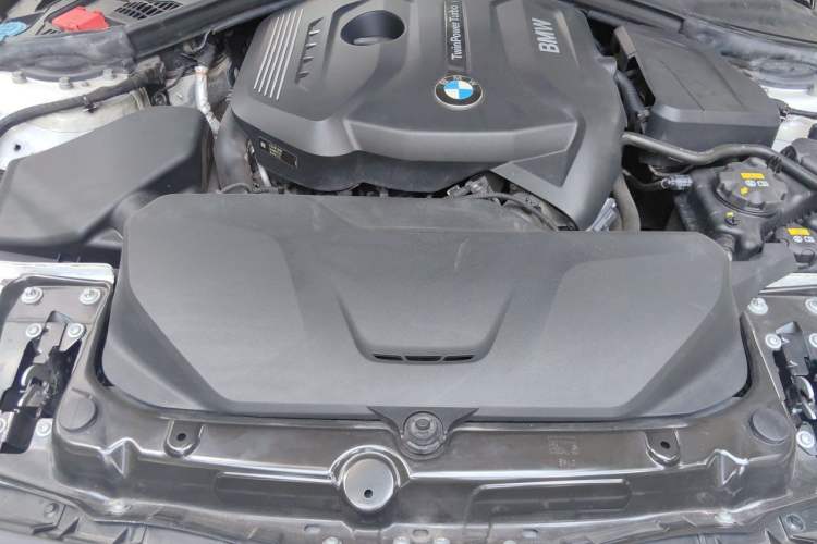 Used BMW 3 Series GT 2018 320i Sport Edition Engine Bay