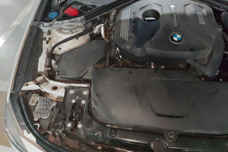 Used BMW 3 Series GT 2018 320i Sport Edition Engine Bay Right