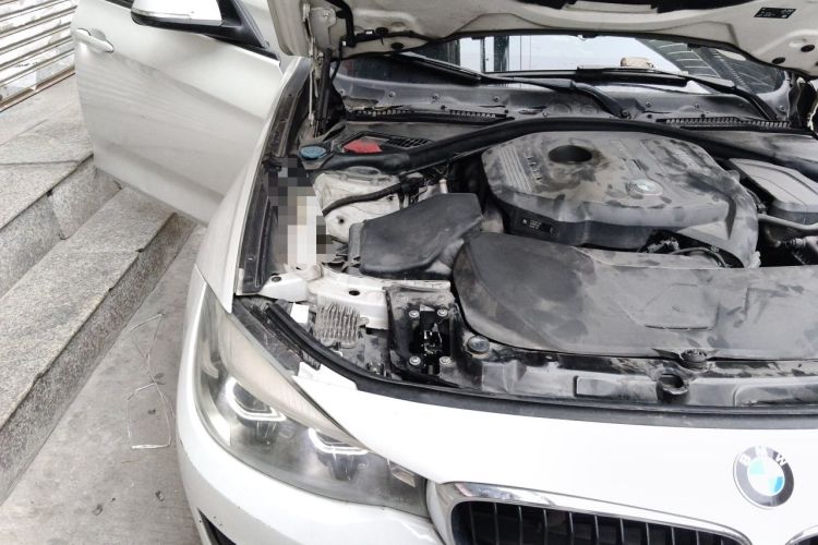 Used BMW 3 Series GT 2018 320i Sport Edition Engine Bay Right