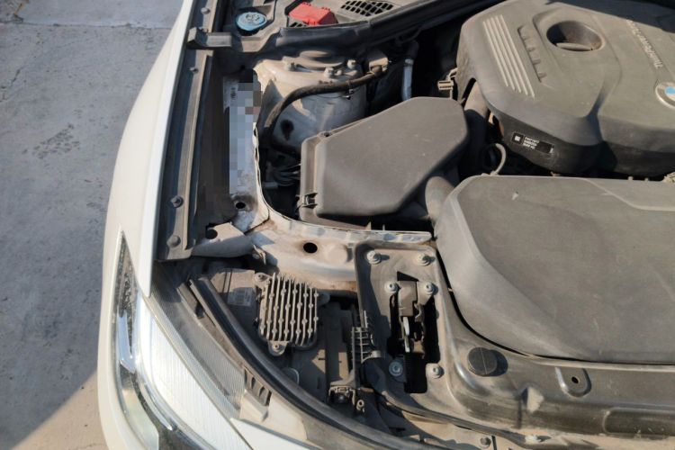 Used BMW 3 Series GT 2018 320i Sport Edition Engine Bay Right