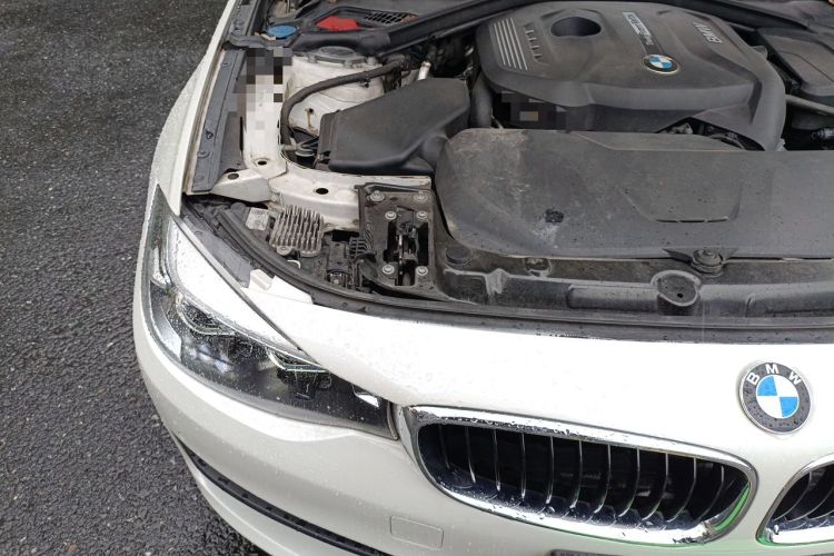 Used BMW 3 Series GT 2018 320i Sport Edition Engine Bay Right