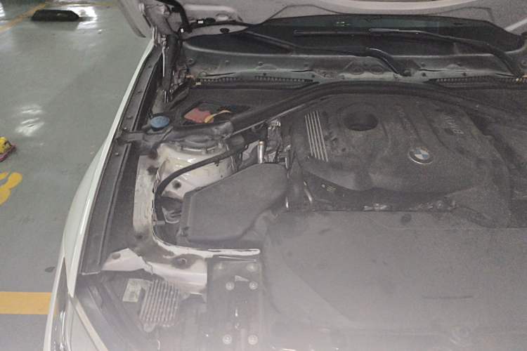 Used BMW 3 Series GT 2018 320i Sport Edition Engine Bay Right