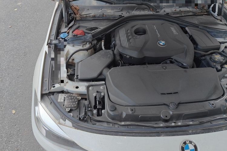 Used BMW 3 Series GT 2018 320i Sport Edition Engine Bay Right