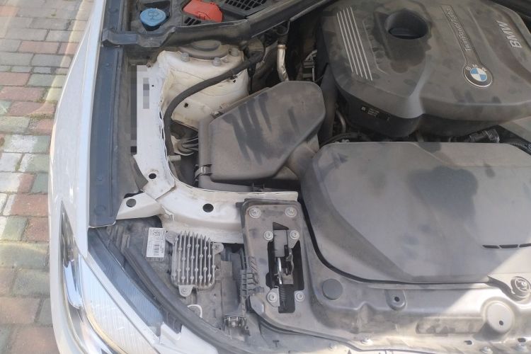 Used BMW 3 Series GT 2018 320i Sport Edition Engine Bay Right