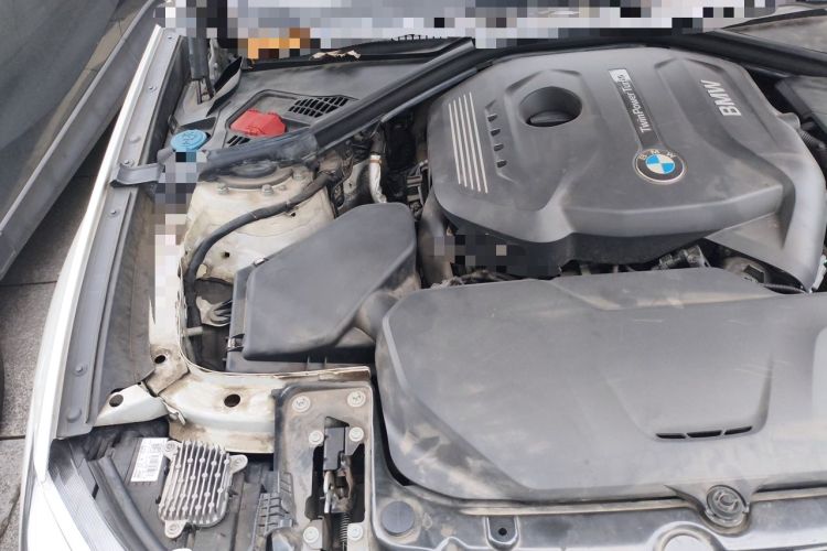 Used BMW 3 Series GT 2018 320i Sport Edition Engine Bay Right
