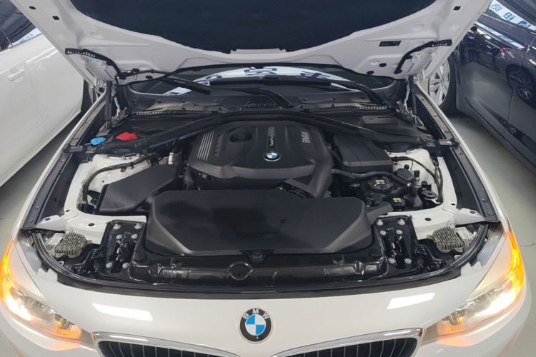 Used BMW 3 Series GT 2018 320i Sport Edition Engine Bay