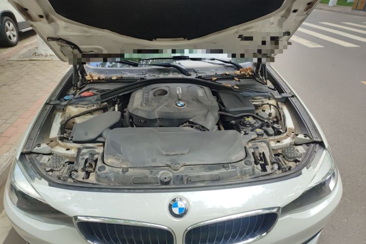 Used BMW 3 Series GT 2018 320i Sport Edition Engine Bay