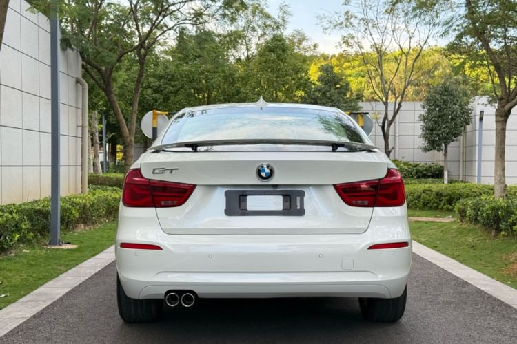 Used BMW 3 Series GT 2018 320i Sport Edition Exterior 1