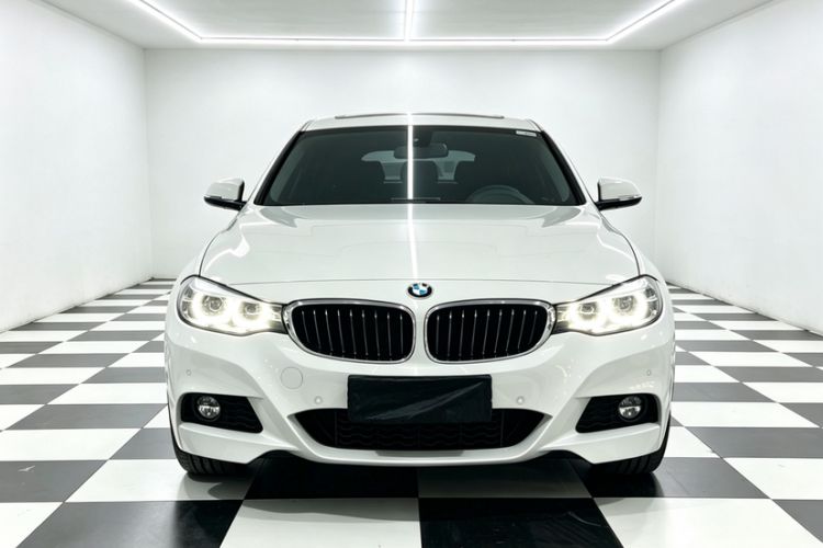 Used BMW 3 Series GT 2018 320i M Sport Edition Exterior 1