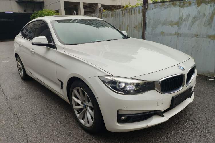 Used BMW 3 Series GT 2018 320i Sport Edition Exterior 1
