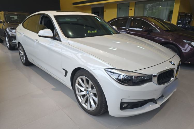 Used BMW 3 Series GT 2018 320i Sport Edition Exterior 1