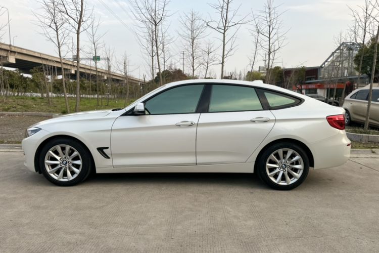 Used BMW 3 Series GT 2018 320i Sport Edition Exterior 1