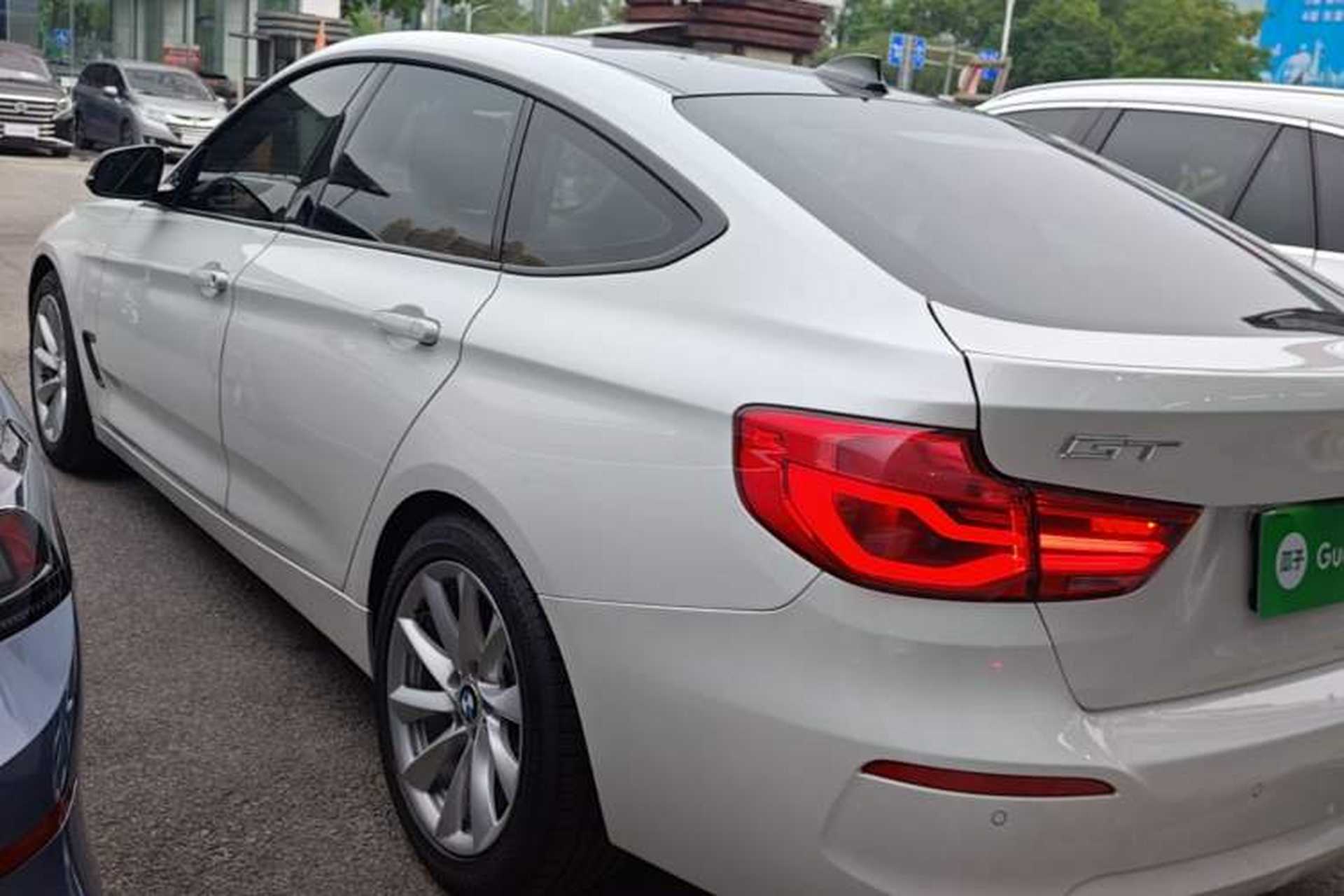 Used BMW 3 Series GT 2018 320i Sport Edition Exterior 2