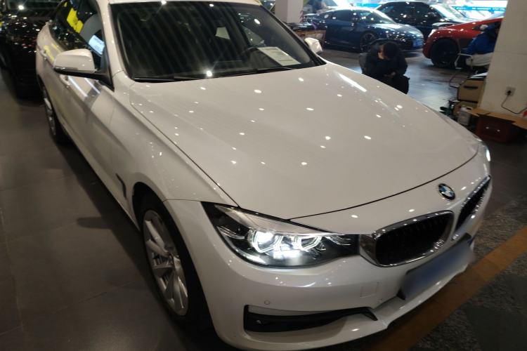Used BMW 3 Series GT 2018 320i Sport Edition Exterior 2