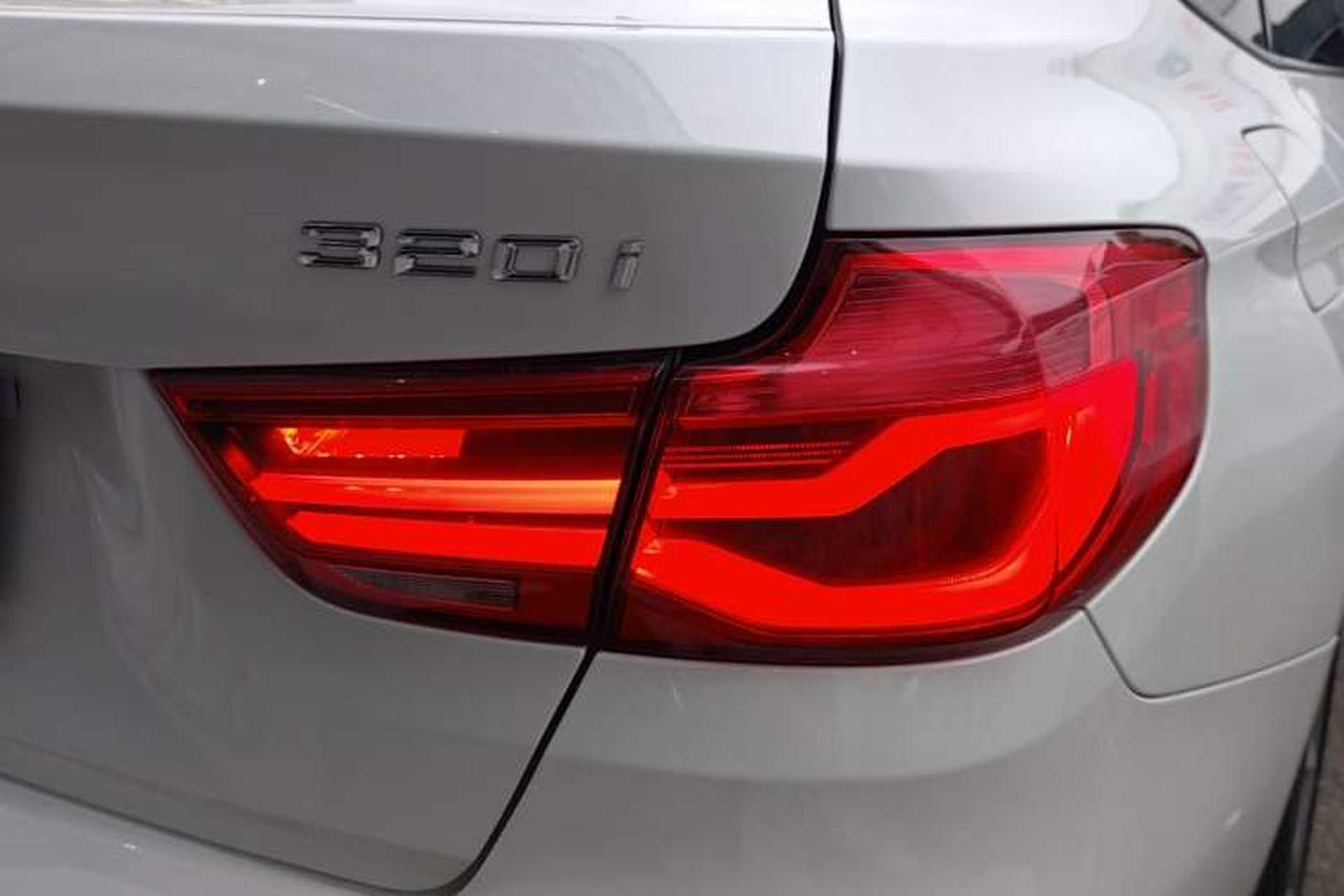 Used BMW 3 Series GT 2018 320i Sport Edition Exterior 3