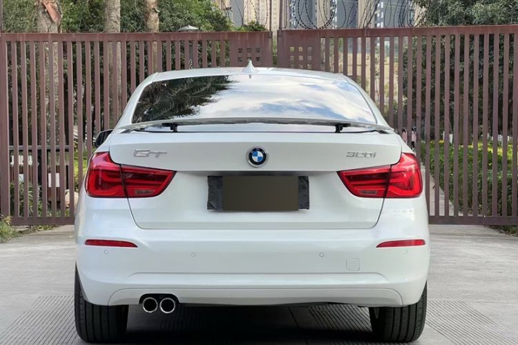 Used BMW 3 Series GT 2018 320i Sport Edition Exterior 3