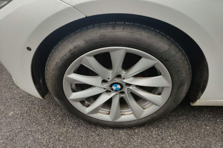 Used BMW 3 Series GT 2018 320i Sport Edition Exterior 4