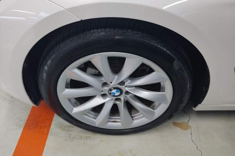 Used BMW 3 Series GT 2018 320i Sport Edition Exterior 4