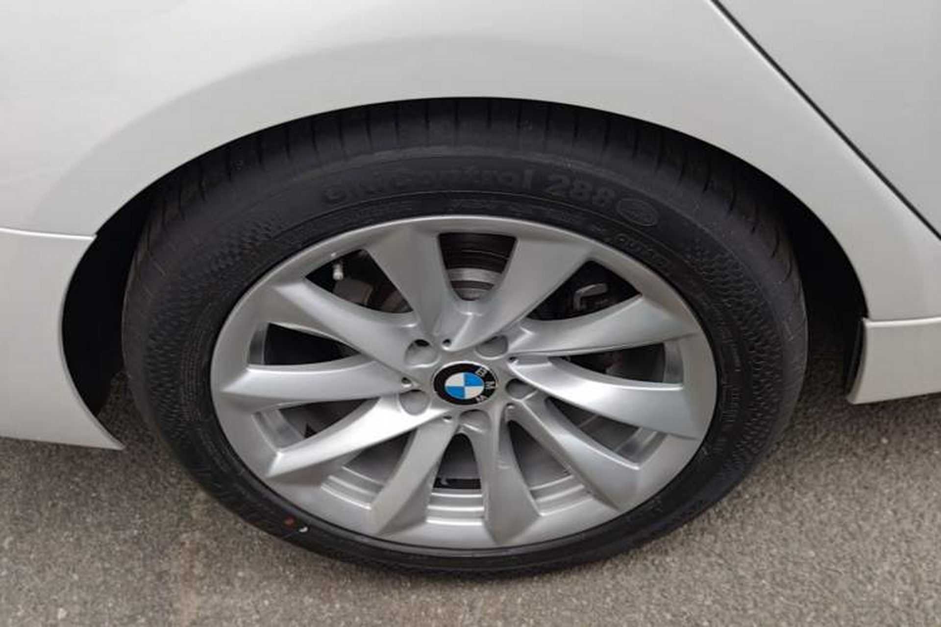 Used BMW 3 Series GT 2018 320i Sport Edition Exterior 5