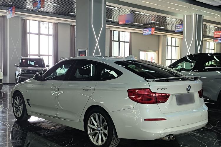 Used BMW 3 Series GT 2018 320i Sport Edition Exterior 5