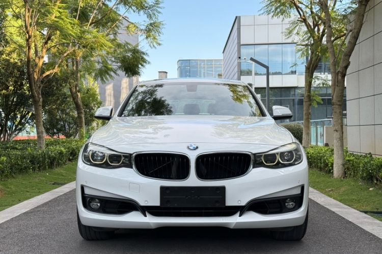 Used BMW 3 Series GT 2018 320i Sport Edition Exterior 5