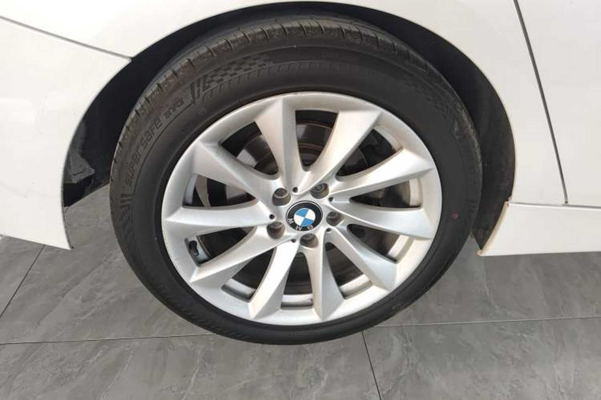 Used BMW 3 Series GT 2018 320i Sport Edition Exterior 5