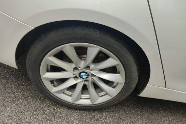 Used BMW 3 Series GT 2018 320i Sport Edition Exterior 5
