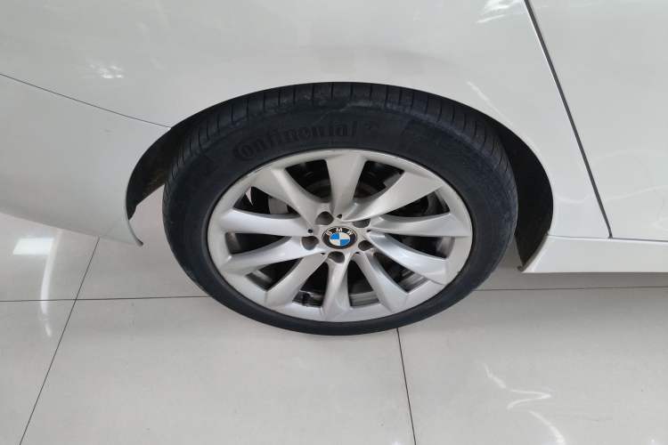 Used BMW 3 Series GT 2018 320i Sport Edition Exterior 5