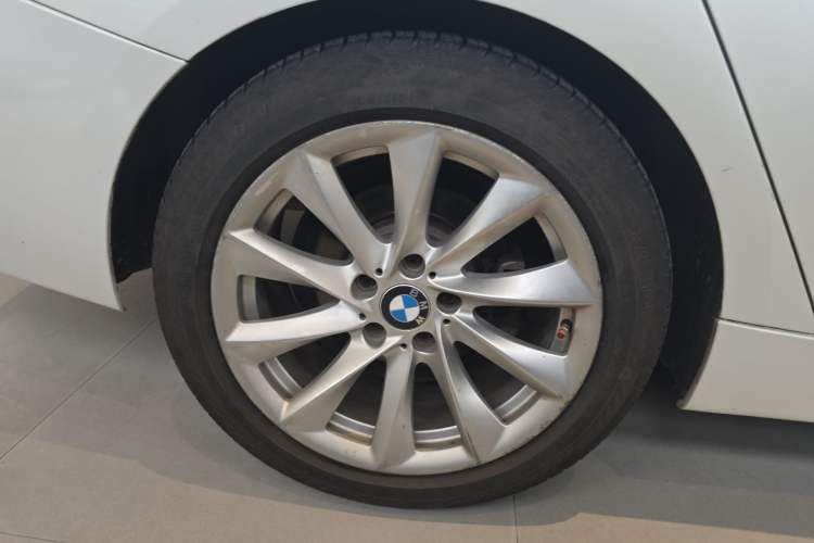 Used BMW 3 Series GT 2018 320i Sport Edition Exterior 5