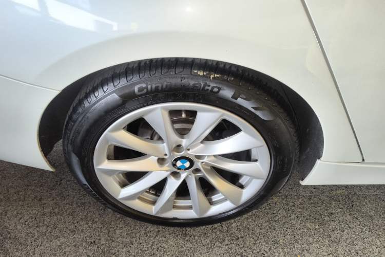 Used BMW 3 Series GT 2018 320i Sport Edition Exterior 5