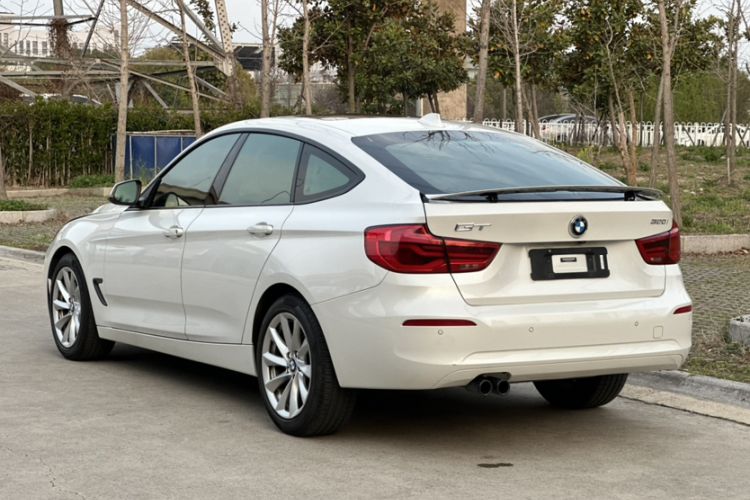 Used BMW 3 Series GT 2018 320i Sport Edition Exterior 6