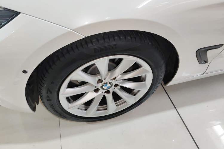 Used BMW 3 Series GT 2018 320i Sport Edition Exterior 7