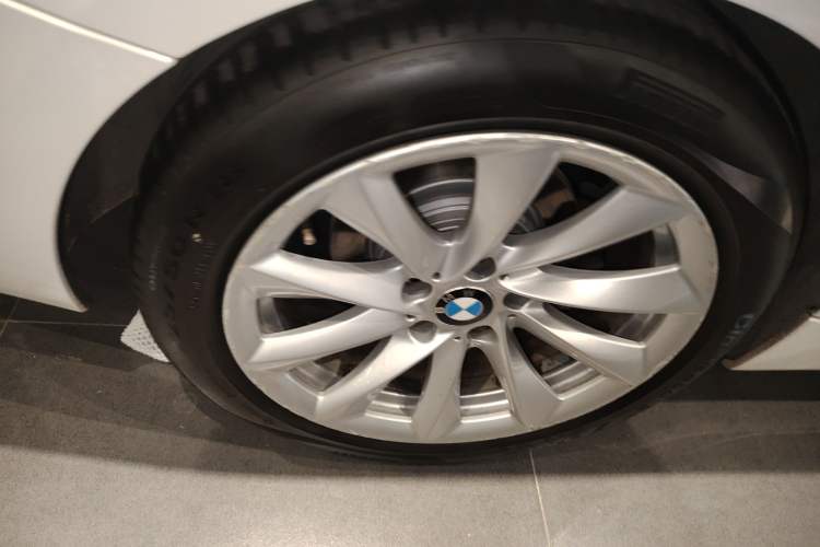 Used BMW 3 Series GT 2018 320i Sport Edition Exterior 8