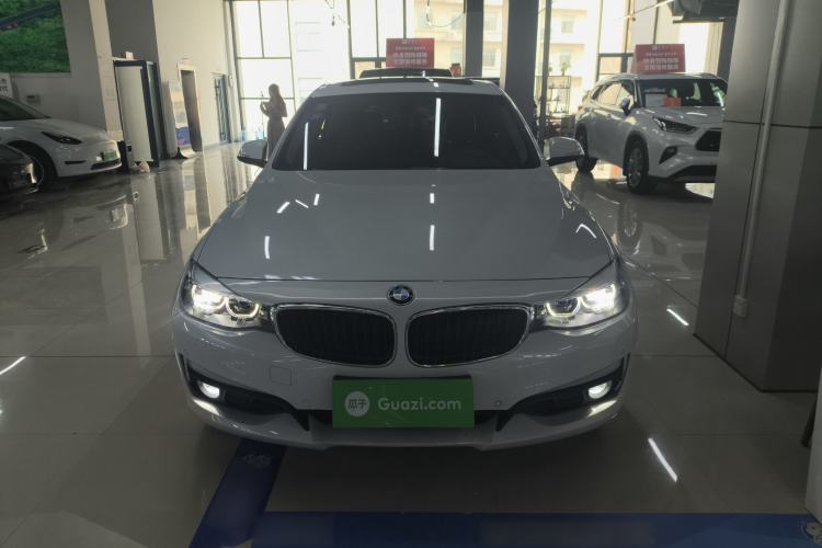 Used BMW 3 Series GT 2018 320i Sport Edition Front