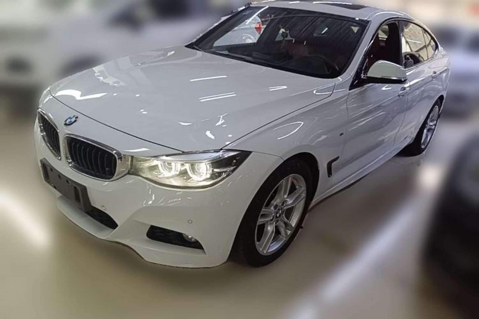 Used BMW 3 Series GT 2018 320i M Sport Edition Front Left 45 Deg