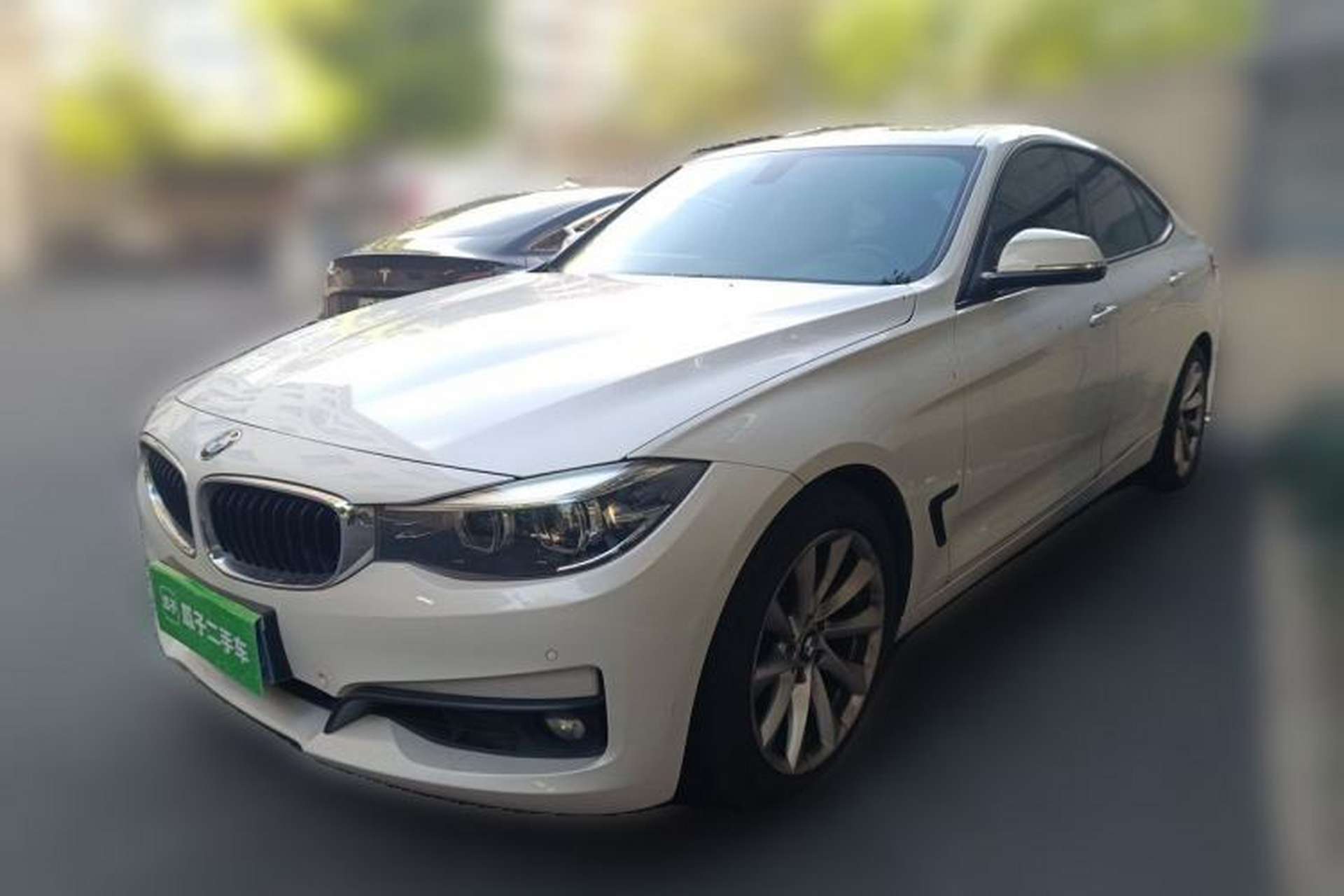 Used BMW 3 Series GT 2018 320i Sport Edition Front Left 45 Deg