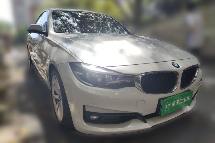 Used BMW 3 Series GT 2018 320i Sport Edition Front Right 45 Deg