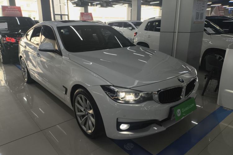 Used BMW 3 Series GT 2018 320i Sport Edition Front Right 45 Deg