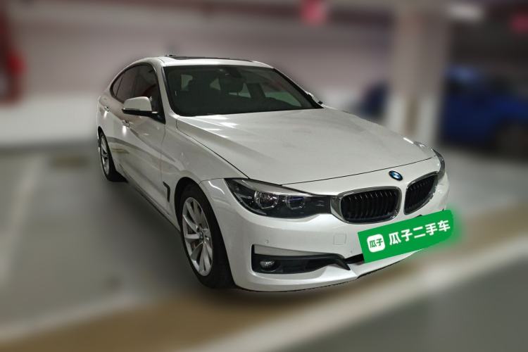 Used BMW 3 Series GT 2018 320i Sport Edition Front Right 45 Deg