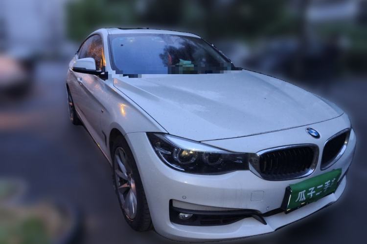 Used BMW 3 Series GT 2018 320i Sport Edition Front Right 45 Deg