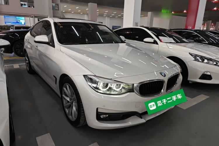 Used BMW 3 Series GT 2018 320i Sport Edition Front Right 45 Deg