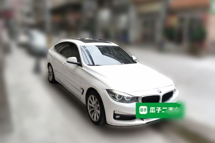 Used BMW 3 Series GT 2018 320i Sport Edition Front Right 45 Deg
