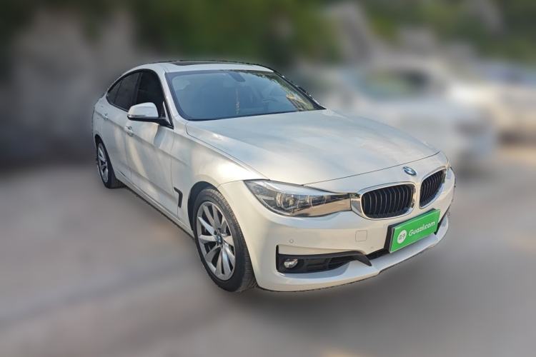 Used BMW 3 Series GT 2018 320i Sport Edition Front Right 45 Deg