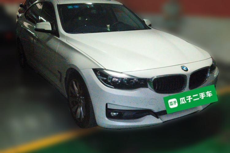 Used BMW 3 Series GT 2018 320i Sport Edition Front Right 45 Deg