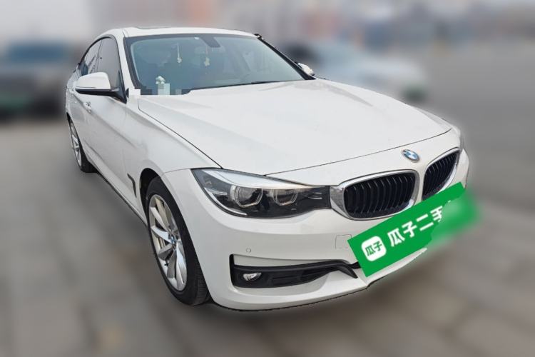 Used BMW 3 Series GT 2018 320i Sport Edition Front Right 45 Deg